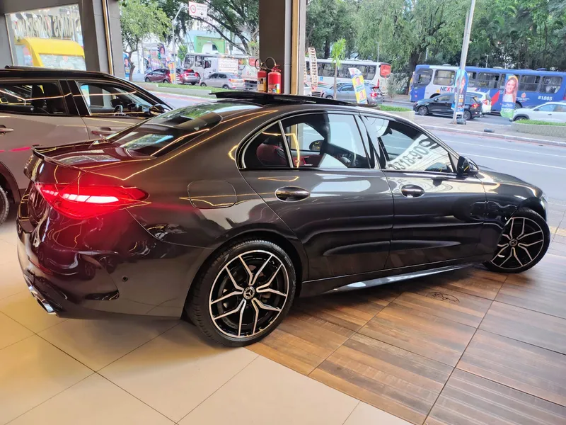 Mercedes Benz C-300 Cinza
