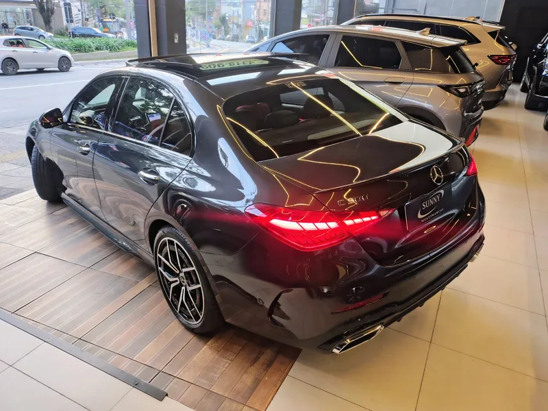 Mercedes Benz C-300 Cinza