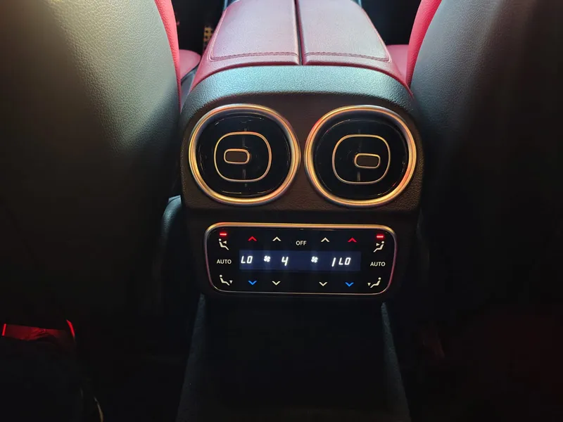 Mercedes Benz C-300 Cinza