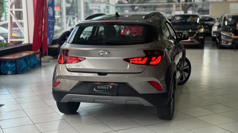 Hyundai HB20X Prata