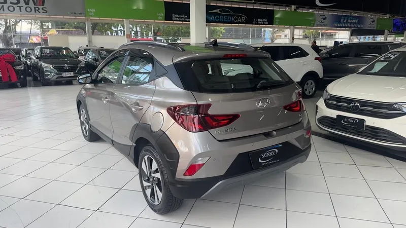 Hyundai HB20X Prata