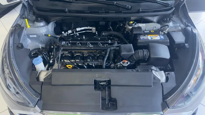 Hyundai HB20X Prata