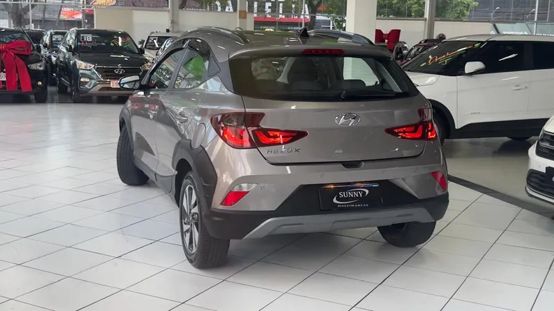 Hyundai HB20X Prata