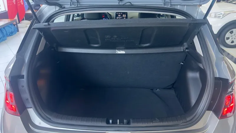 Hyundai HB20X Prata
