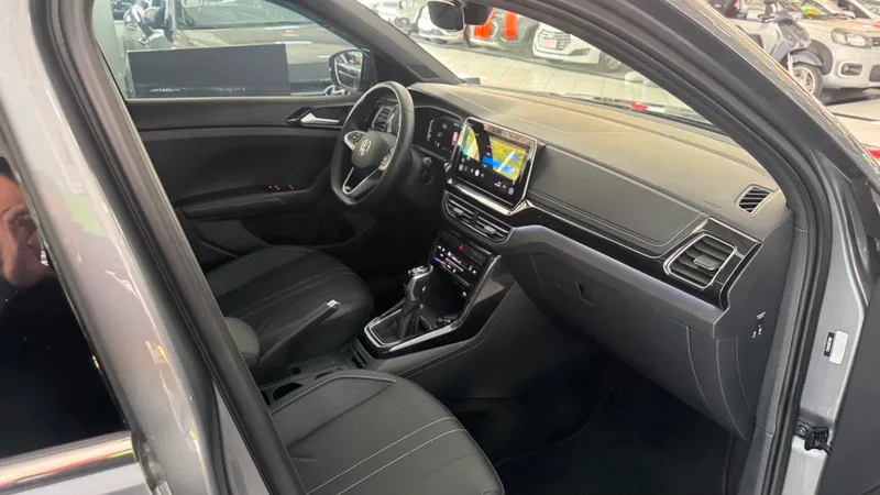 Volkswagen T-Cross Cinza