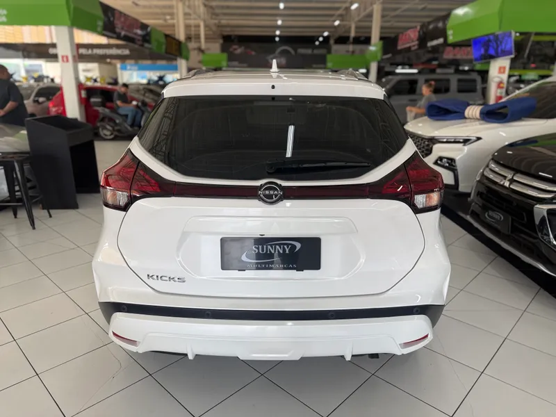 Nissan Kicks Branco
