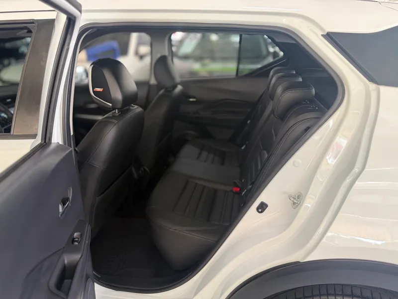 Nissan Kicks Branco