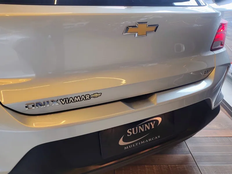 Chevrolet Onix Prata