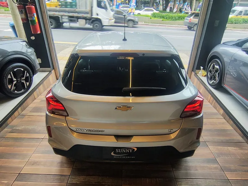 Chevrolet Onix Prata