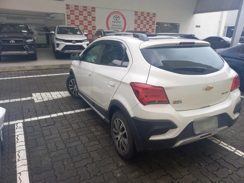 Chevrolet Onix Branco