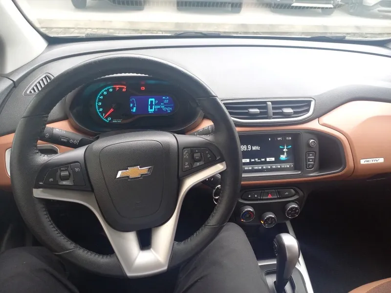 Chevrolet Onix Branco
