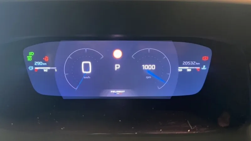 Peugeot 208 Preto