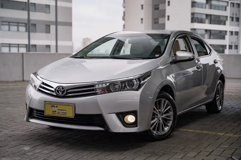 Toyota Corolla Prata