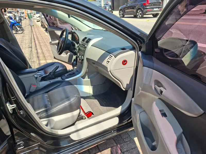 Toyota Corolla Preto