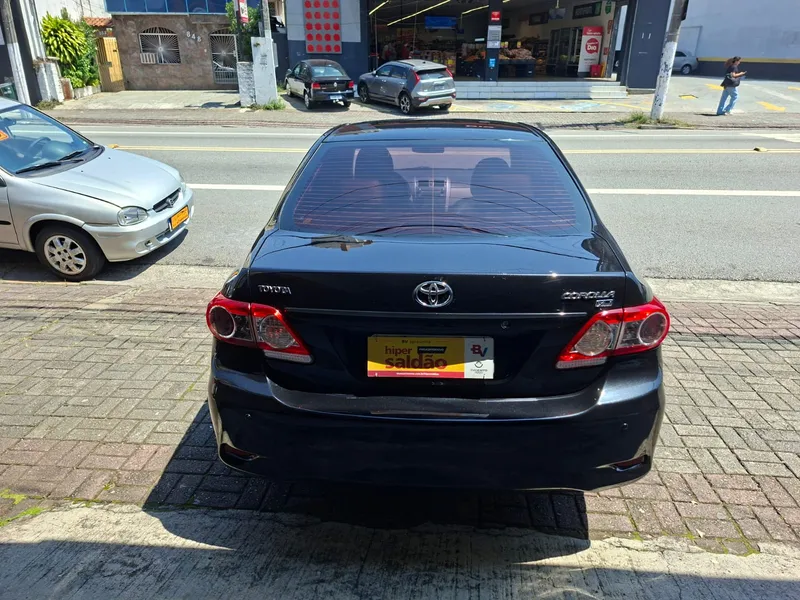 Toyota Corolla Preto