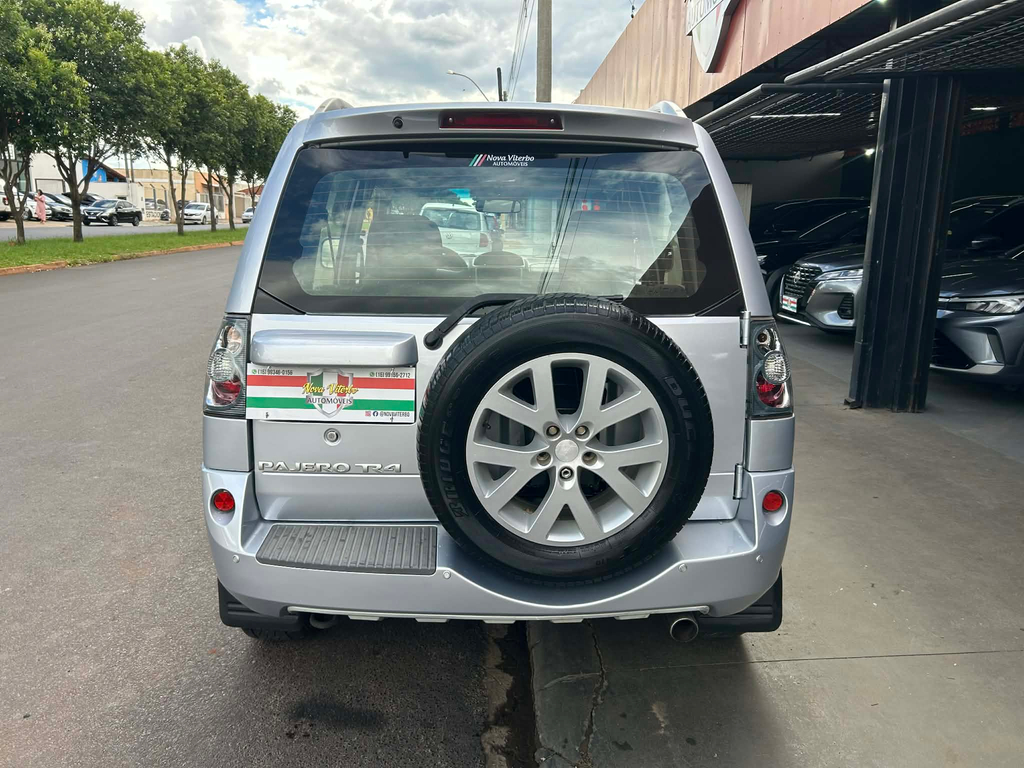 Mitsubishi Pajero Prata