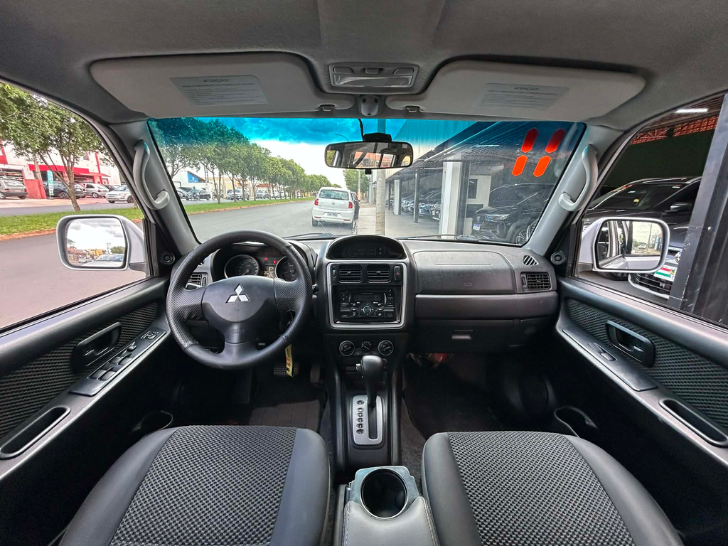 Mitsubishi Pajero Prata