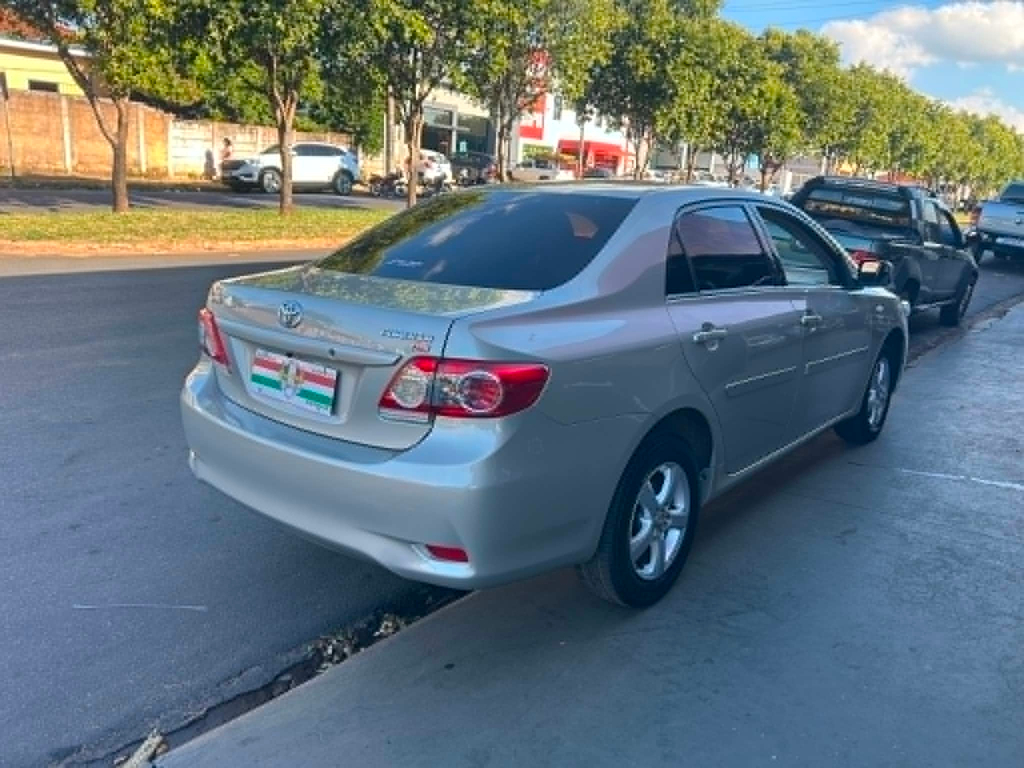 Toyota Corolla Bege