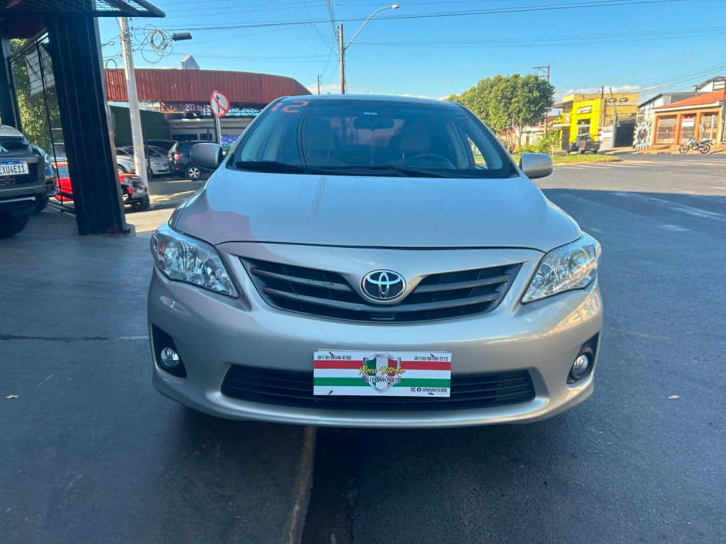 Toyota Corolla Bege