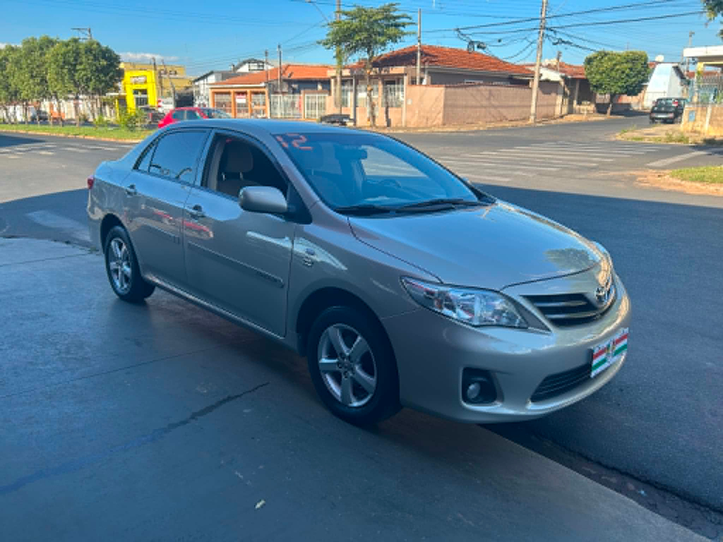 Toyota Corolla Bege