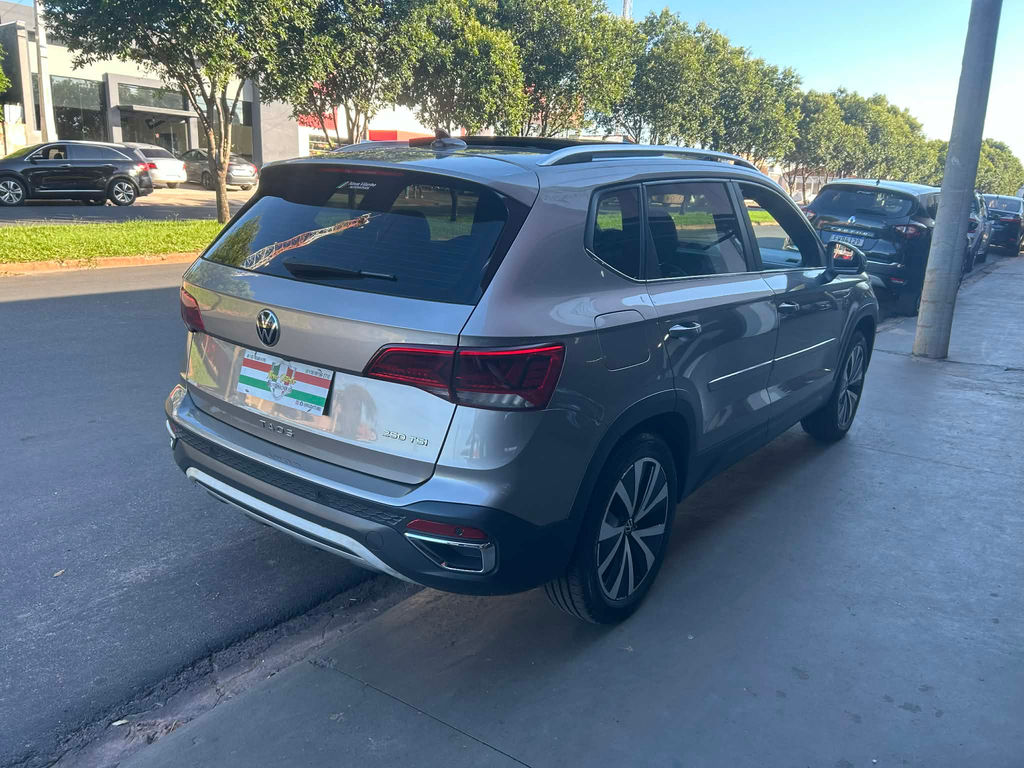 Volkswagen TAOS Bege