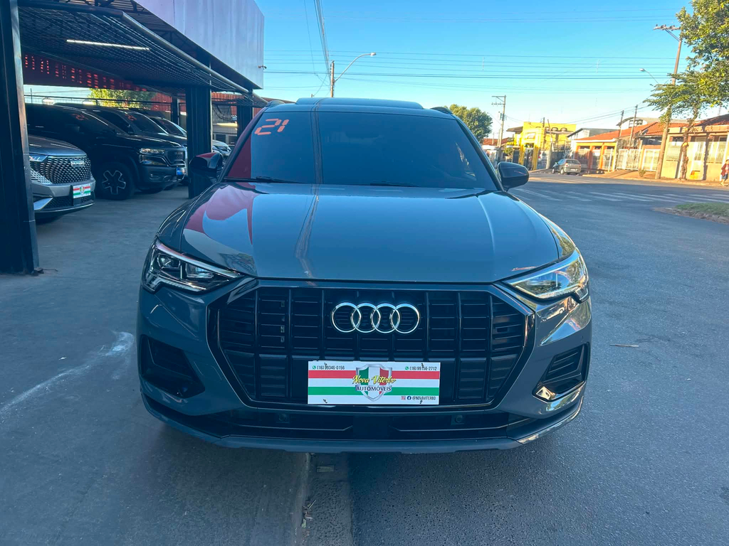 Audi Q3 Cinza