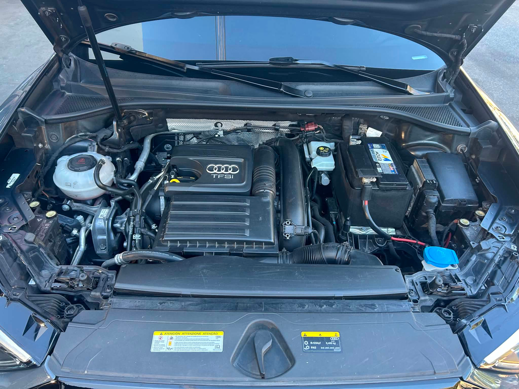 Audi Q3 Cinza