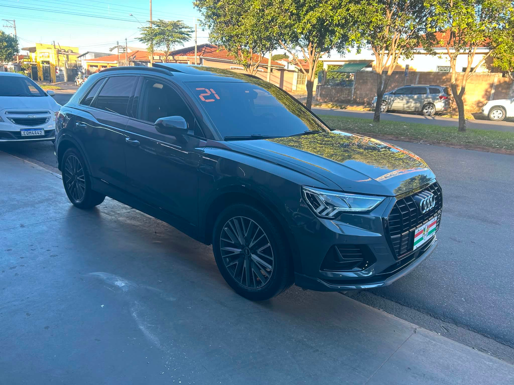 Audi Q3 Cinza