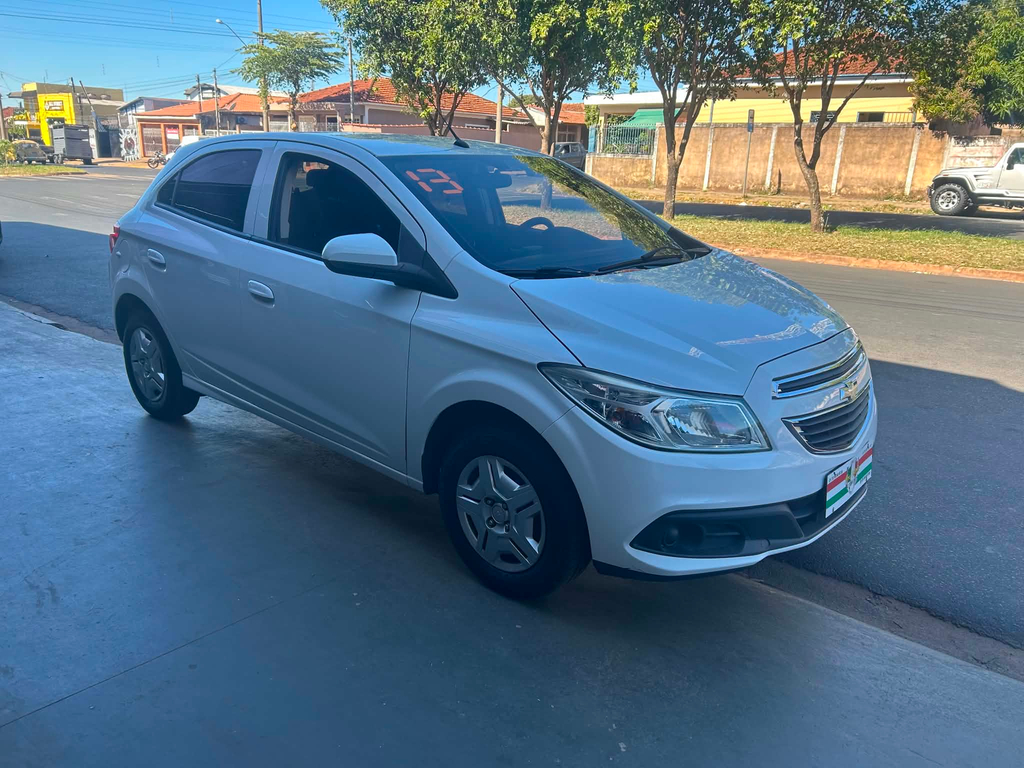 Chevrolet Onix Branco