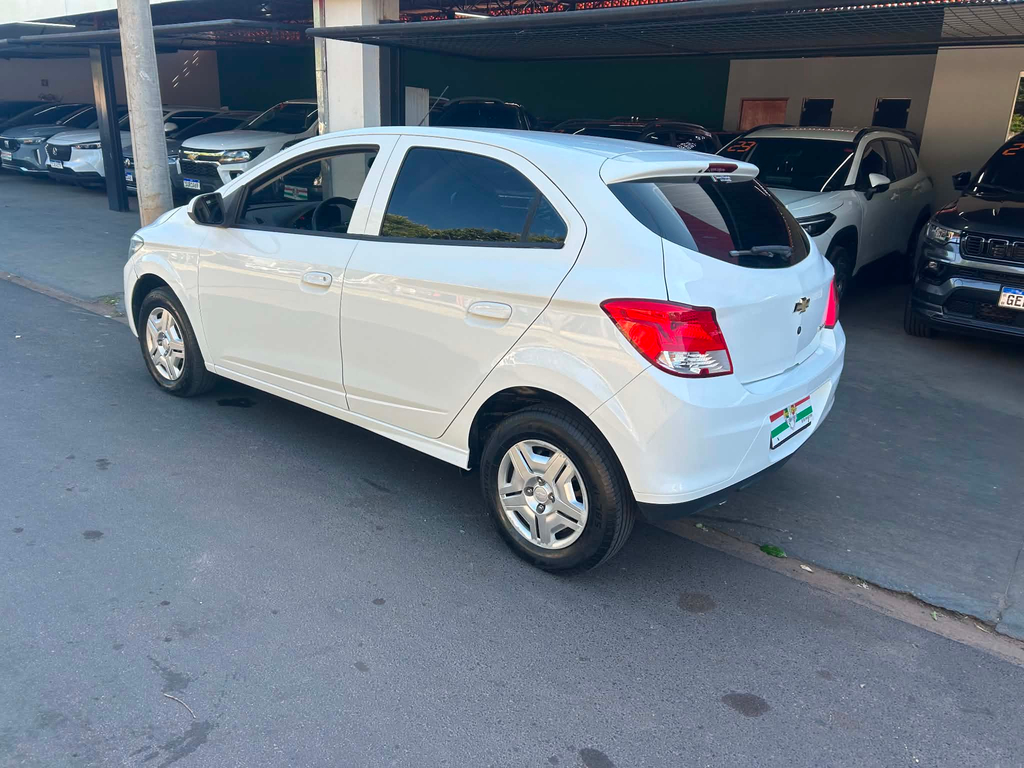 Chevrolet Onix Branco