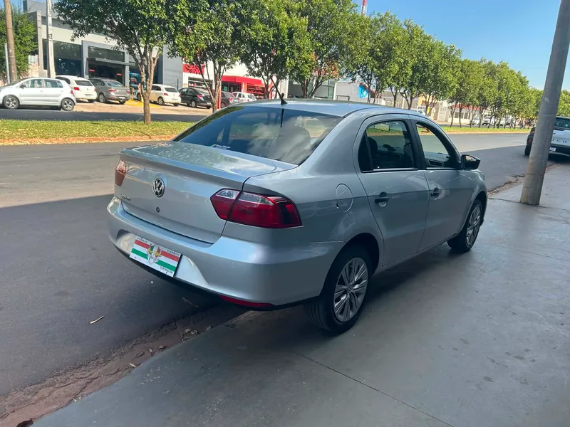 Volkswagen Voyage Prata