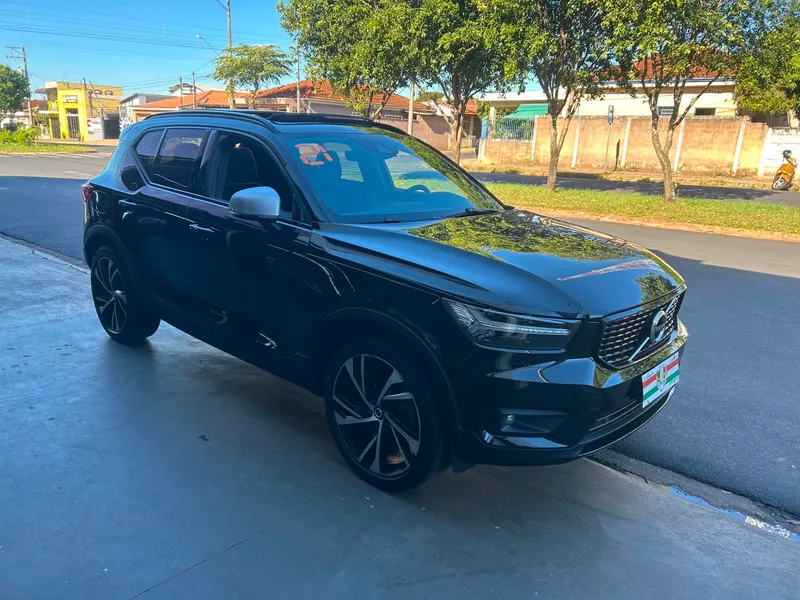 Volvo XC40 Preto