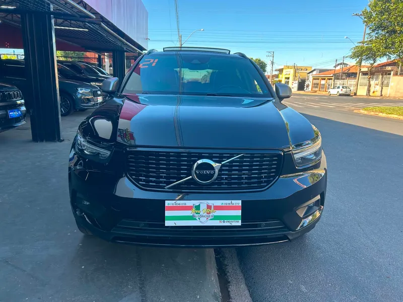 Volvo XC40 Preto