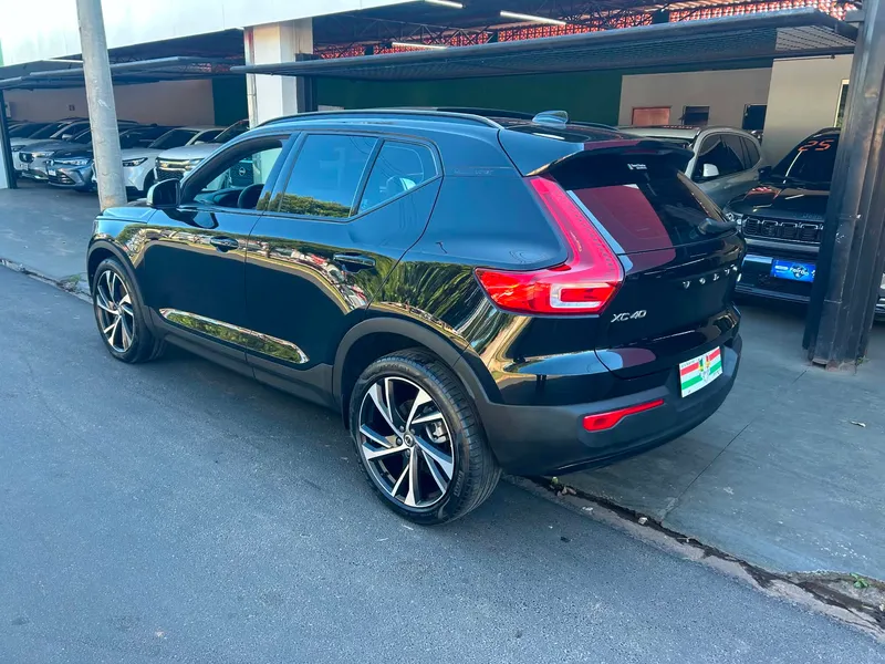 Volvo XC40 Preto