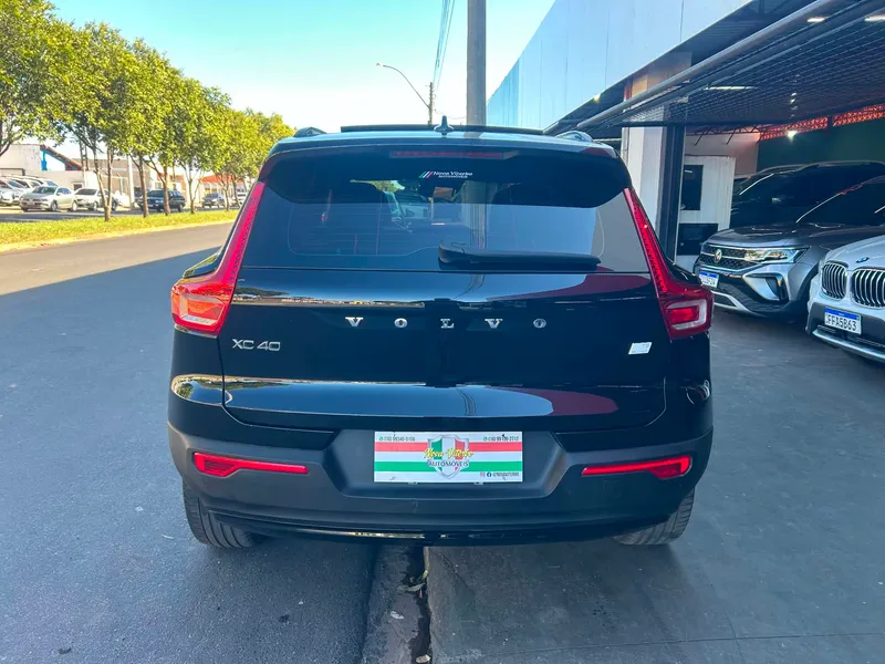 Volvo XC40 Preto