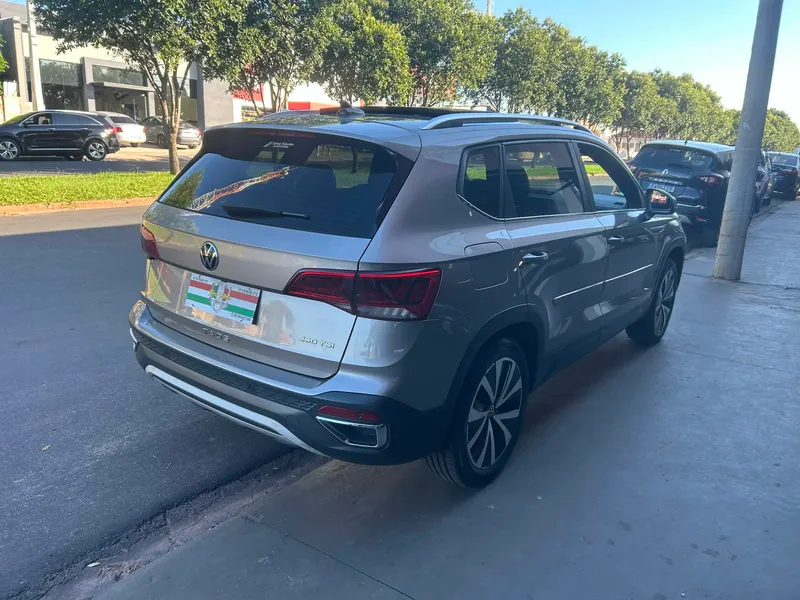 Volkswagen TAOS Bege