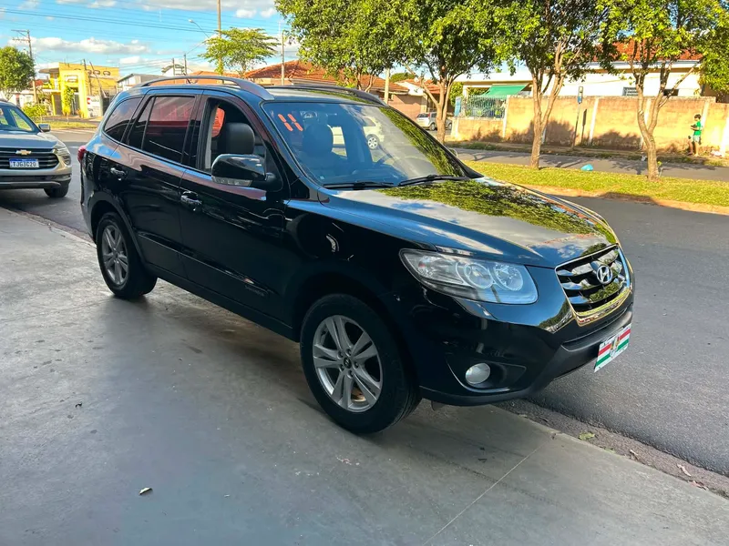 Hyundai Santa Fe Preto