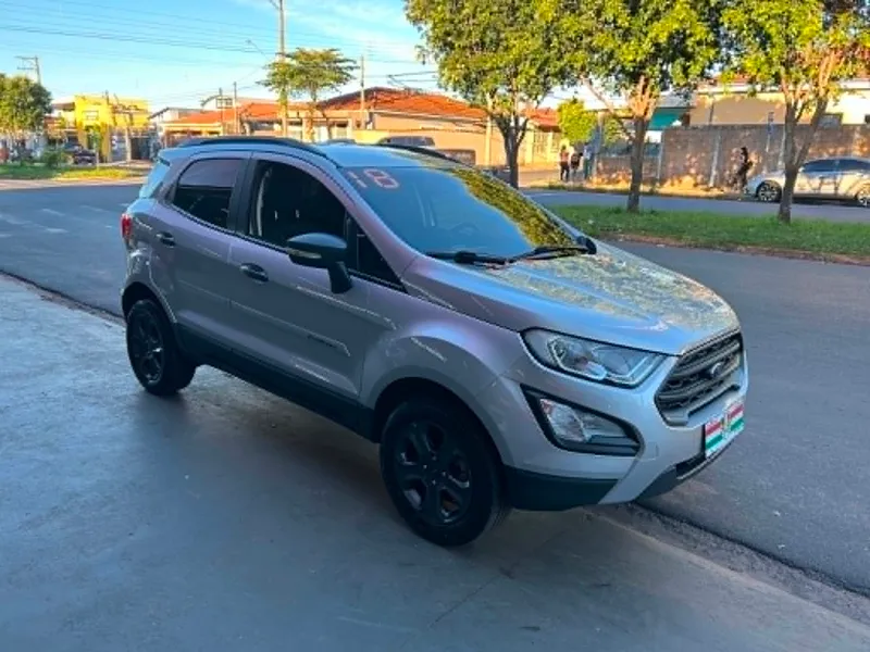 Ford EcoSport Prata