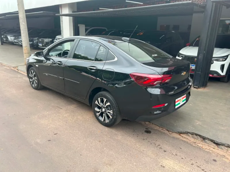 Chevrolet Onix Sedan Preto