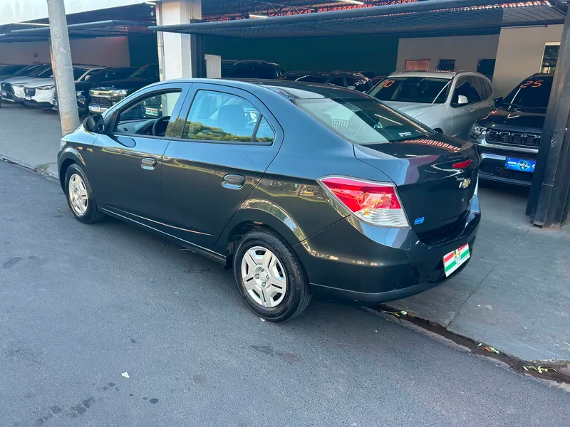 Chevrolet Prisma Cinza