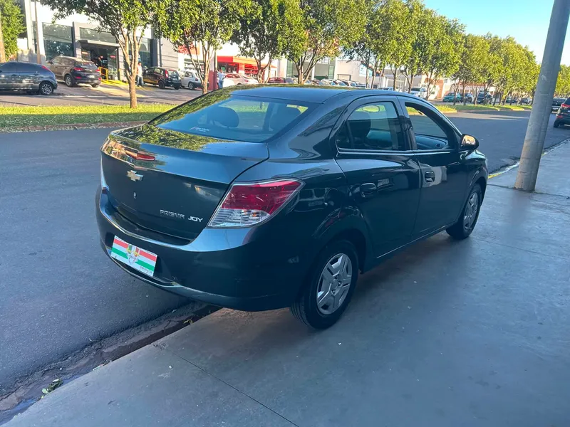 Chevrolet Prisma Cinza