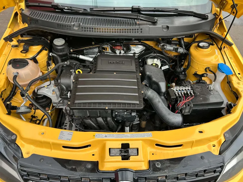 Volkswagen Saveiro Amarelo