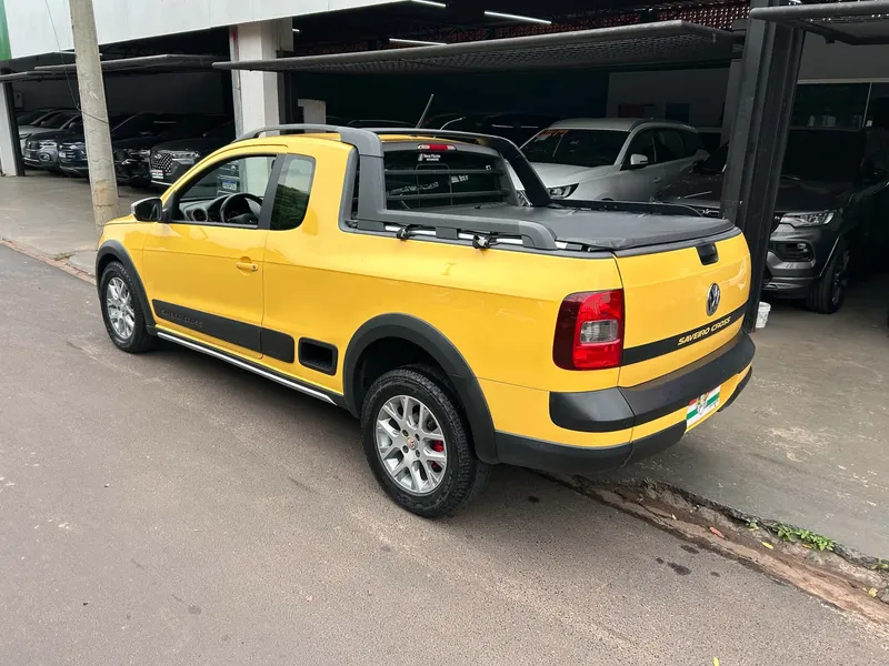 Volkswagen Saveiro Amarelo