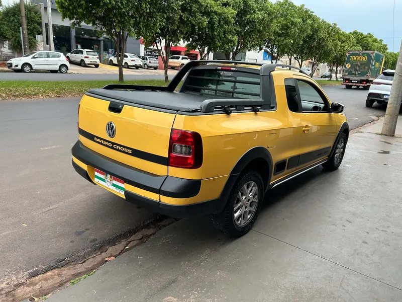 Volkswagen Saveiro Amarelo