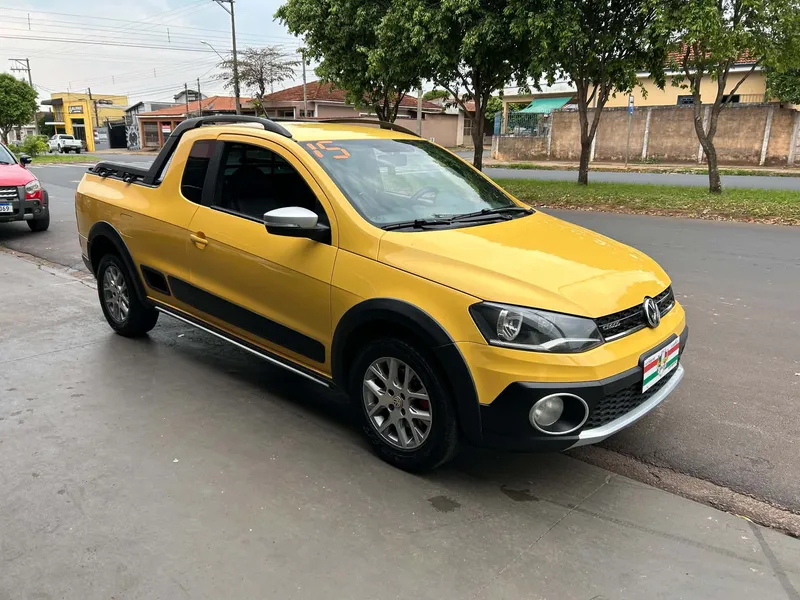 Volkswagen Saveiro Amarelo