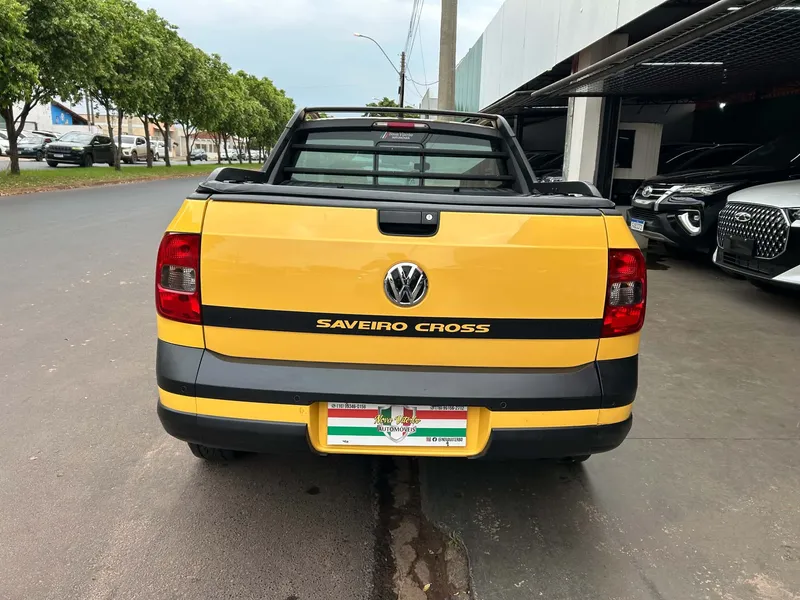 Volkswagen Saveiro Amarelo