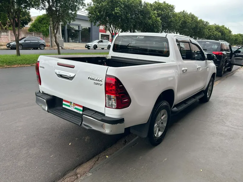Toyota Hilux Cabine Dupla Branco