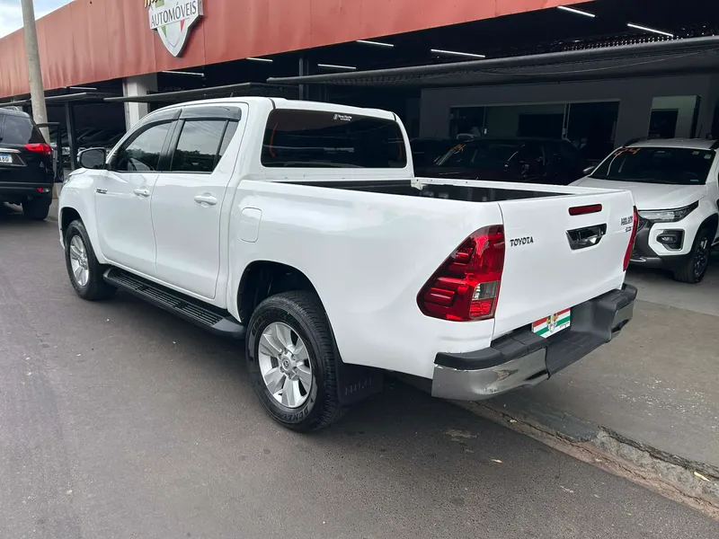 Toyota Hilux Cabine Dupla Branco