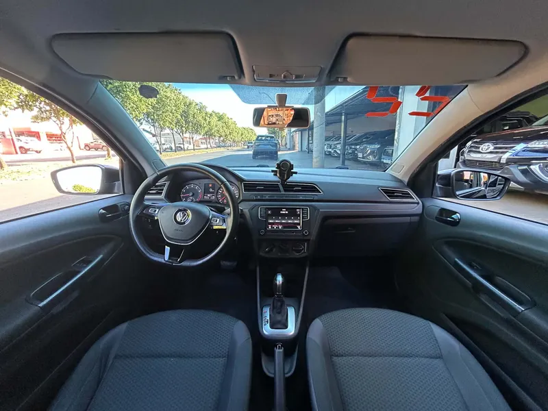 Volkswagen Voyage Preto