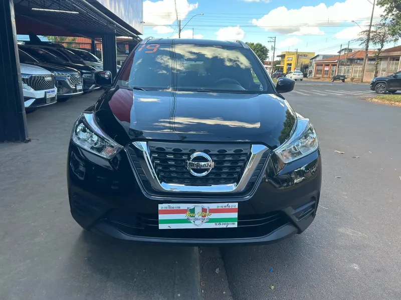 Nissan Kicks Preto